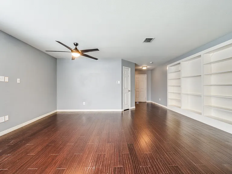 6504 Corral Ln — Photo 7