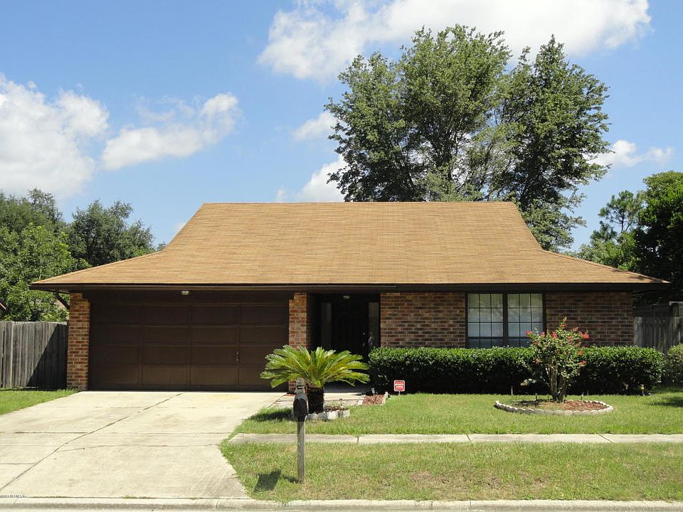 1st image of 7945 Dwyer Dr