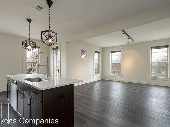 5th image of 1485 E Broad St #11825726
