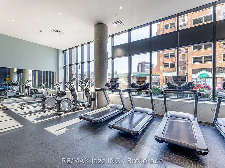 80 Bond St E #1202 — Photo 8