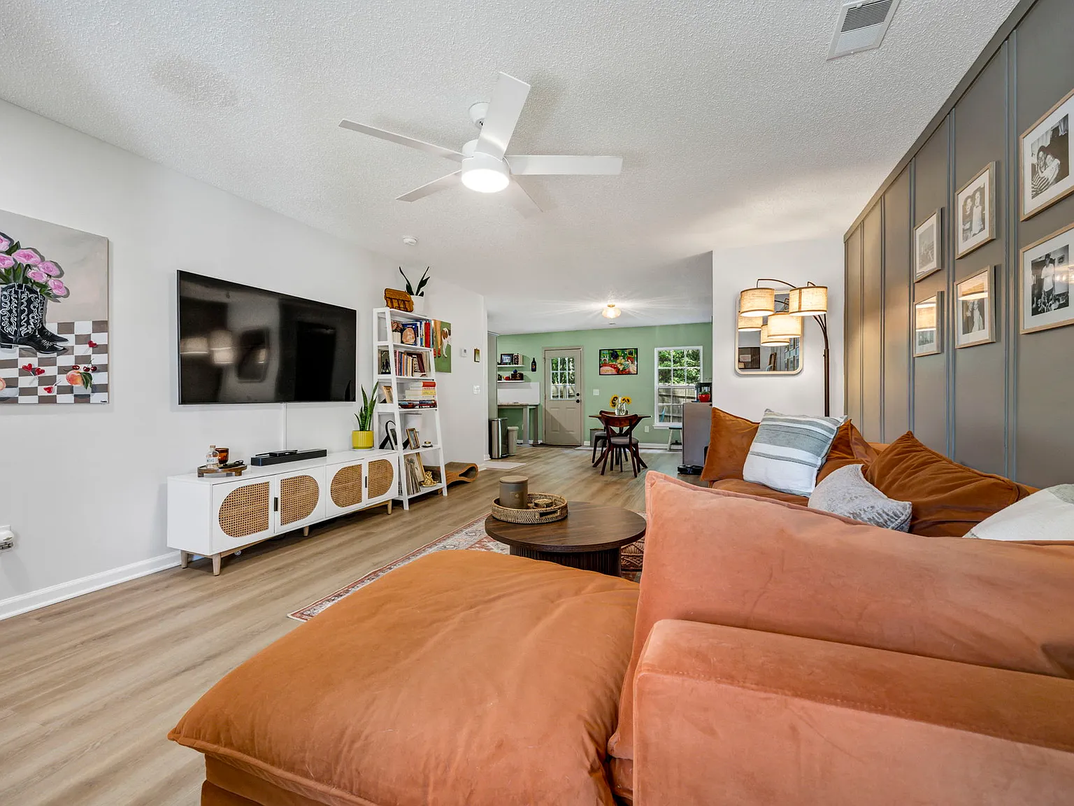 3 bed, 2.5 bath, 1638 sqft, $1,976 — Photo 4