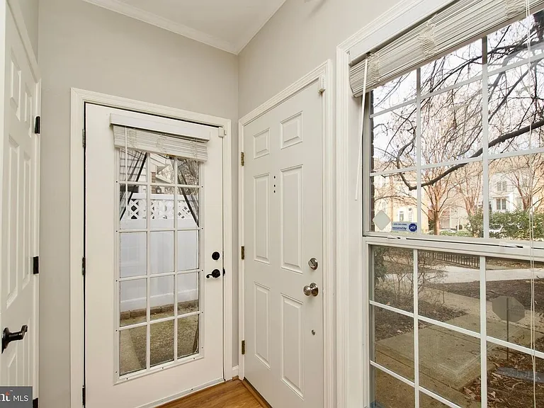 2324 Henshaw Pl #3 — Photo 5