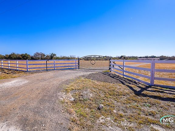 2nd image of 2090 Old Houston Hwy