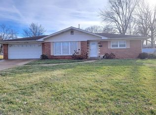 404 Blue Ridge Dr, Belleville, IL 62223
