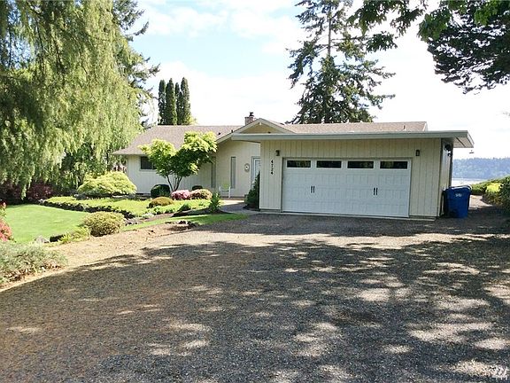 3rd image of 4724 Scenic Ln NE
