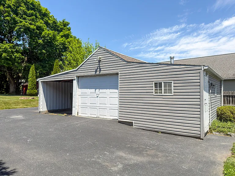 247 S Reamstown Rd — Photo 30