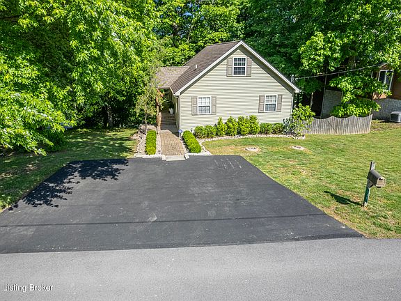5th image of 485 Bentwood Ln