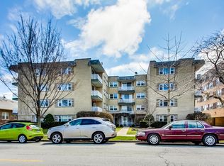 710 Oakton St APT 203, Evanston, IL 60202