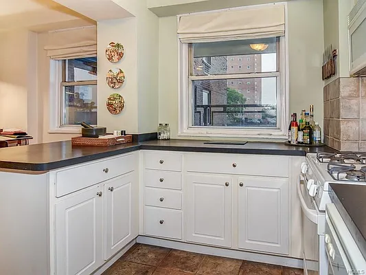 Sold by Robert E. Hill  | media 19