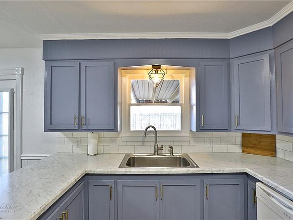 4th image of 10 Mill Ct