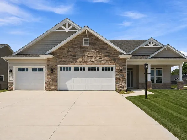 2977 Casaluna Ct, Fort Wayne, IN 46818