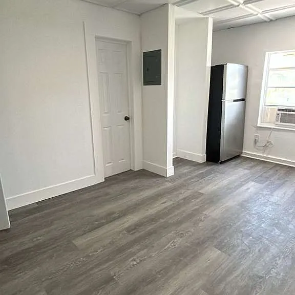 544 NW 23rd Ct #2C — Photo 2