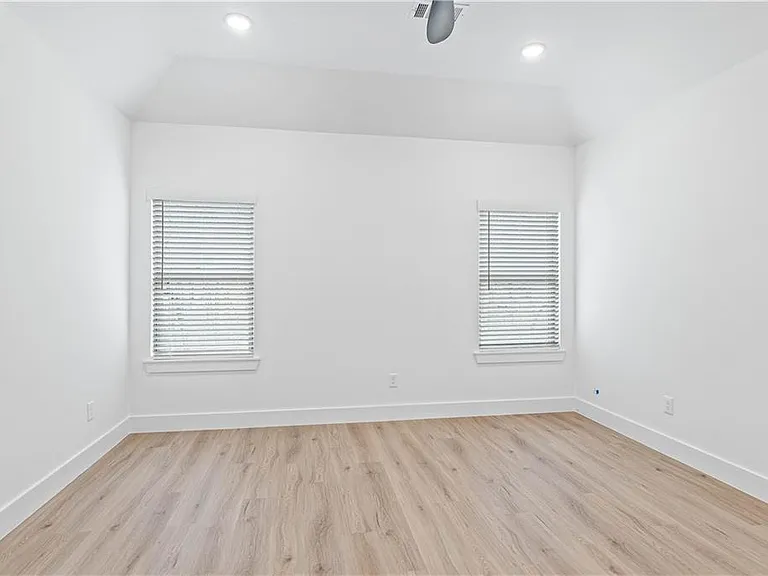 16 Celtic Dr — Photo 12