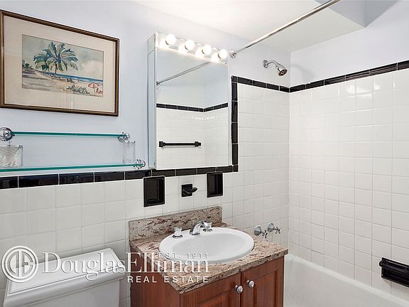 4th image of 405 E 63rd St APT 11K
