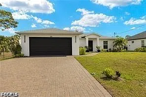 3 bed, 2.0 bath, 1400 sqft, $2,200 — Photo 1