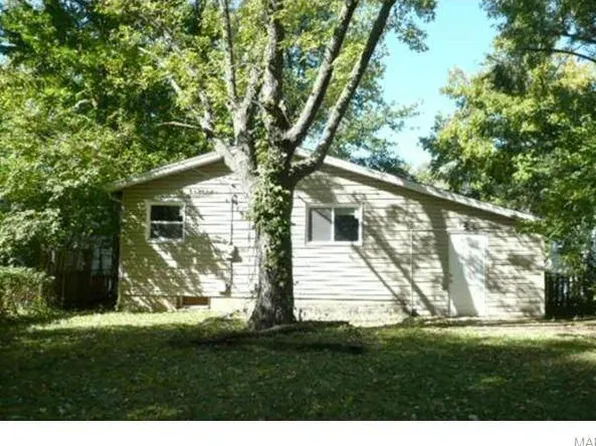 10544 Lord Dr, Saint Louis, MO 63136