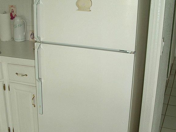 GE REFRIGERATOR