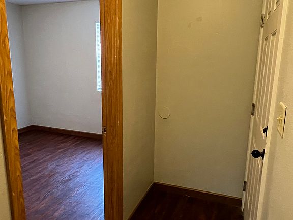 3rd image of 1074 Mace Rd #15