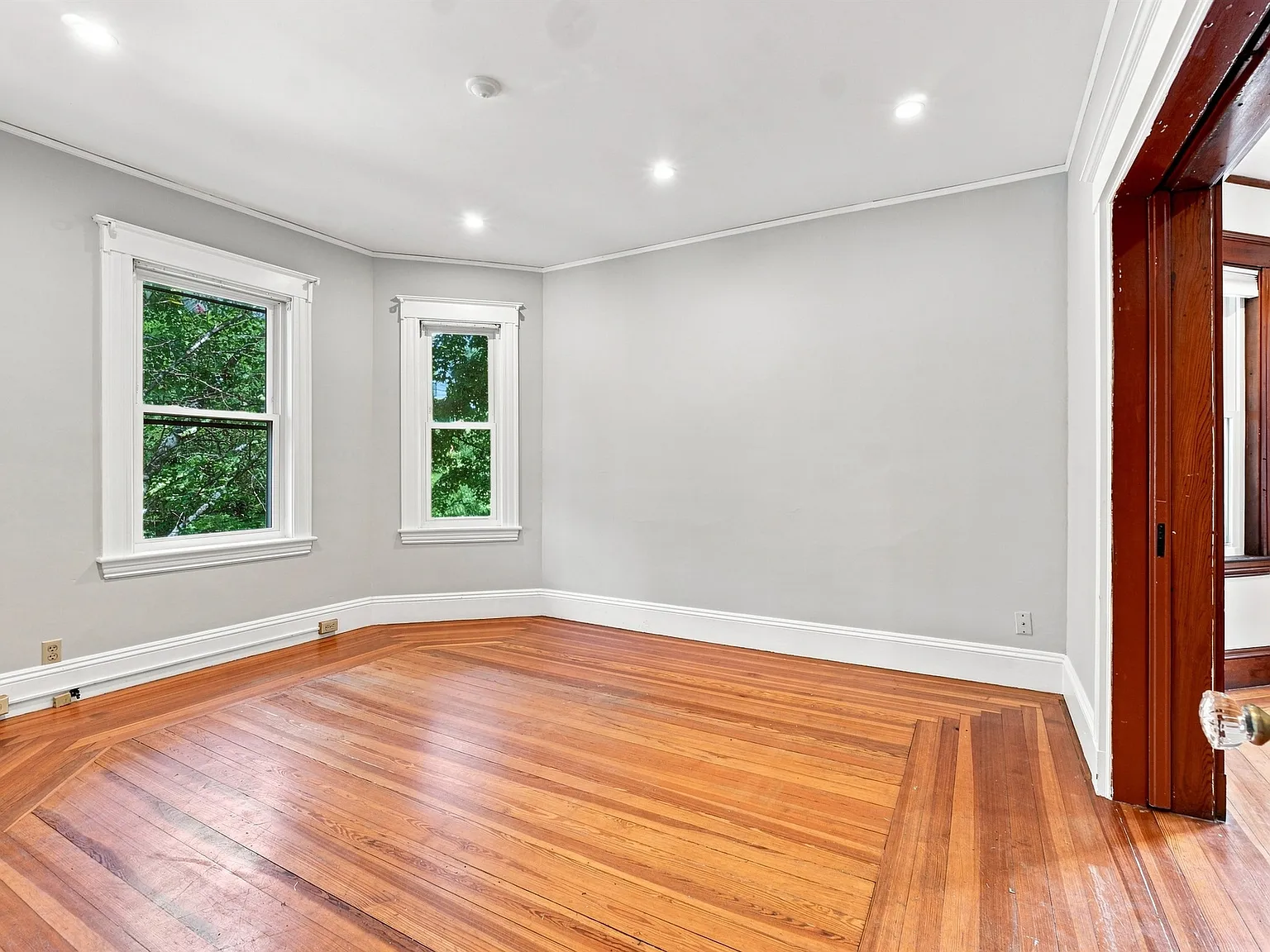 4 bed, 1500 sqft, $5,400 — Photo 4