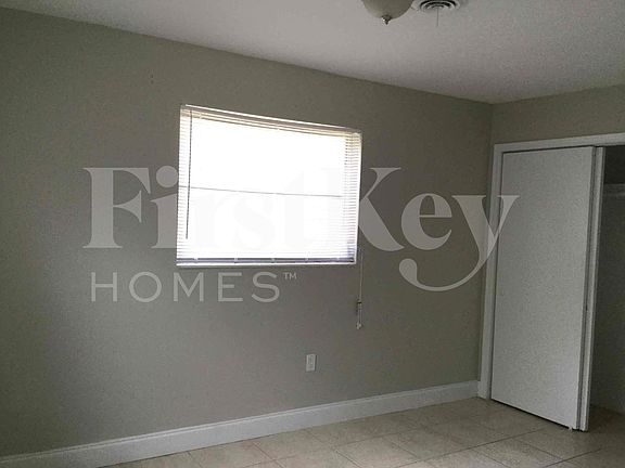 4th image of 5971 NW 15th St