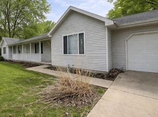 300 E 2nd St, Aroma Park, IL 60910