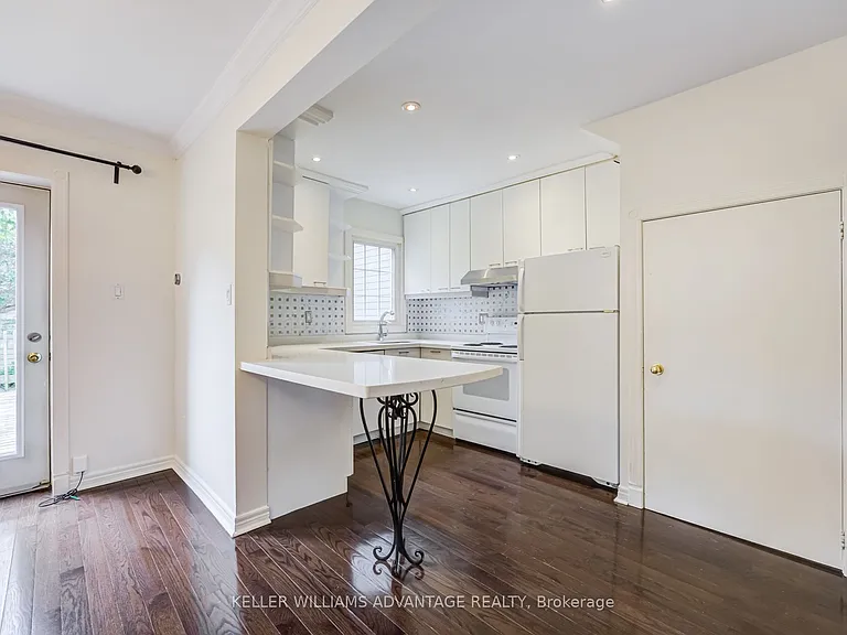 38 Hopedale Ave — Photo 20