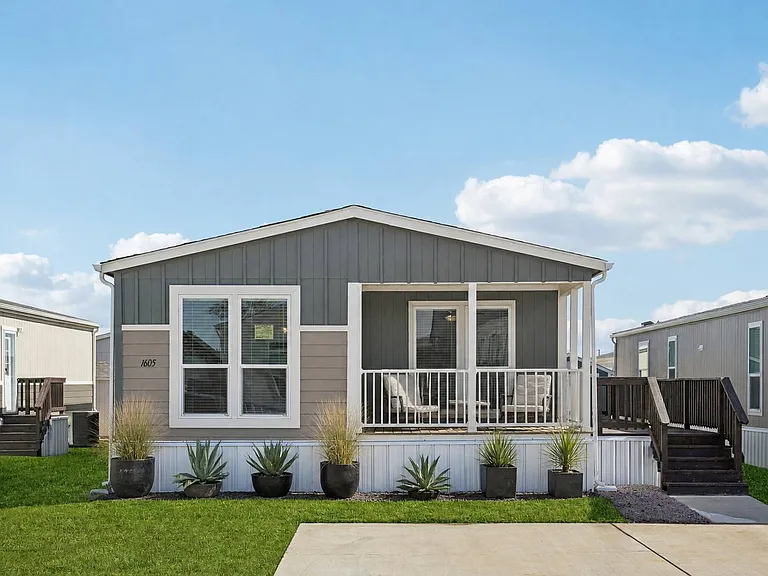 1637 American Dr — Photo 14