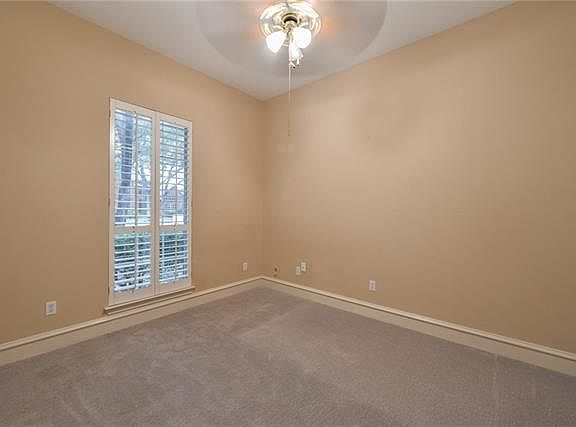 5th image of 4568 Hallmark Dr