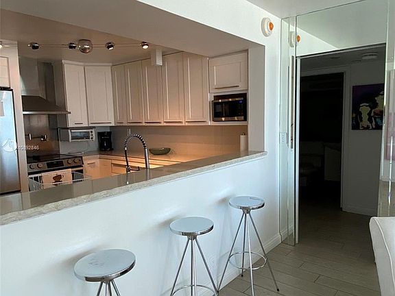 4th image of 400 S Pointe Dr APT 1202