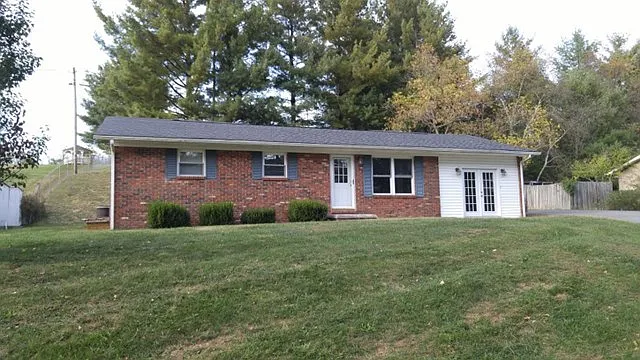 279 Fair St photo 1