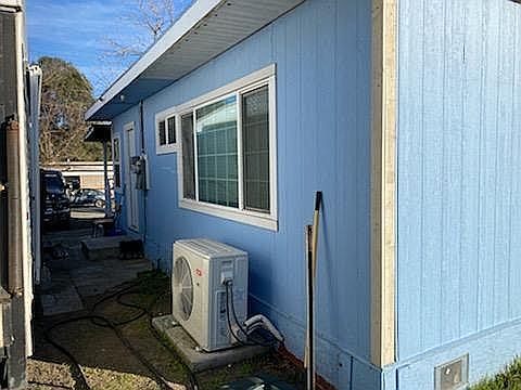 2nd image of 3579 Mountain View St