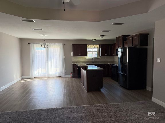4th image of 21584 Asher Ln