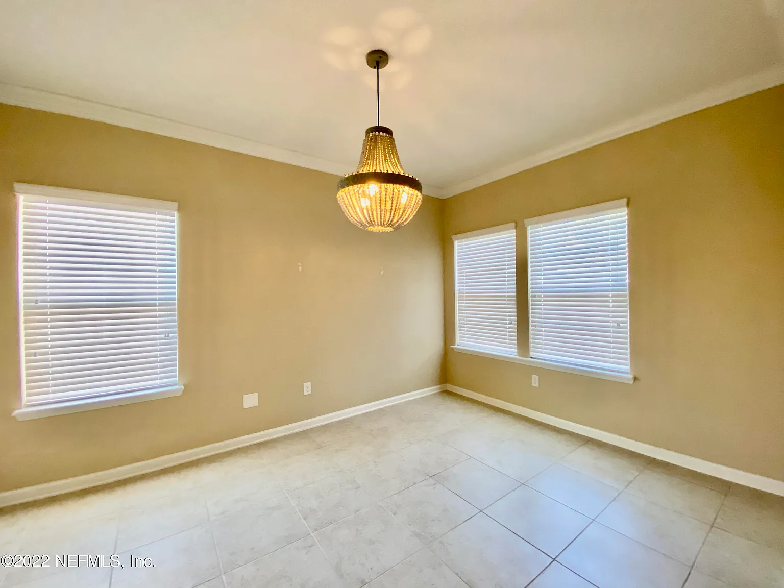 3 bed, 2.0 bath, 2064 sqft, $2,500 — Photo 2