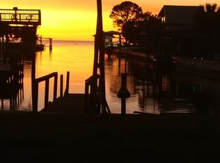 67 2nd Ave W, Horseshoe Beach, FL 32648