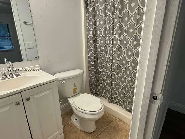 605 Ixoria Ave #15 — Photo 11