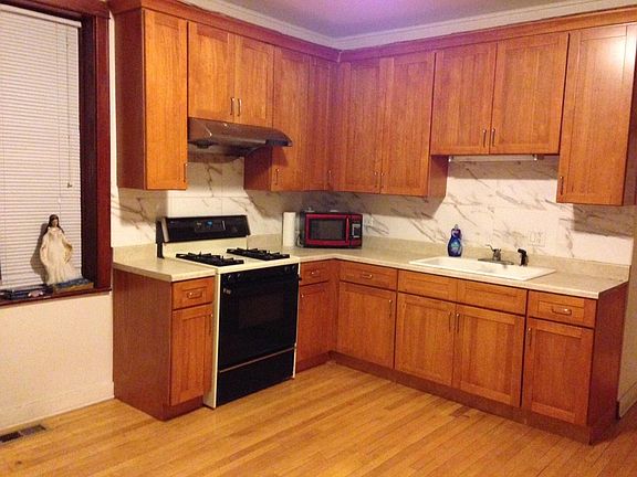 4th image of 4851 S Ashland Ave APT 2