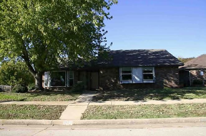 1st image of 601 SW 131st St