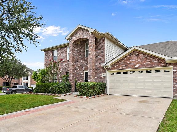 4th image of 701 Fannin Ln