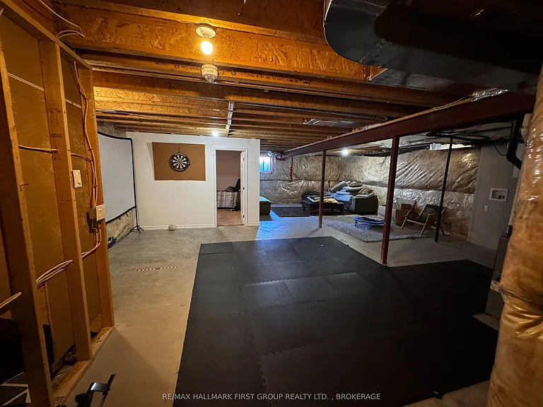 1098 Woodhaven Dr — Photo 40