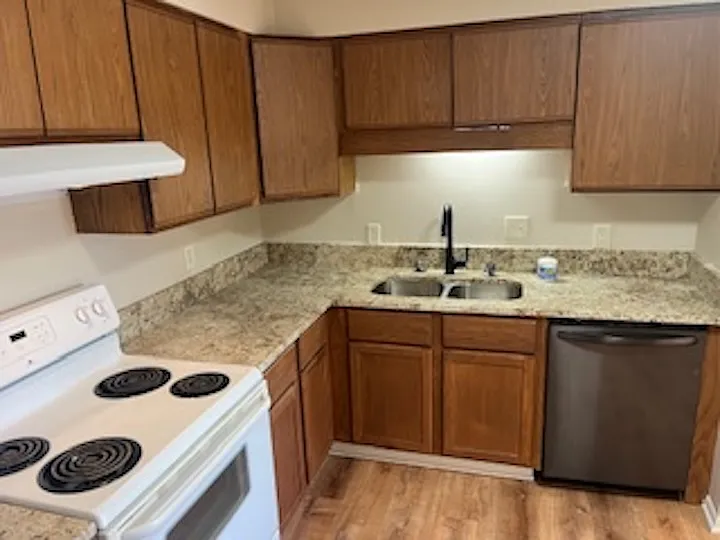2 bed, $1,250 — Photo 3