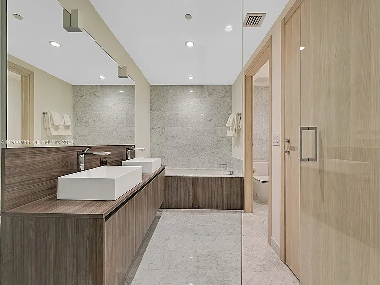 1000 Brickell Plz #3402 — Photo 31