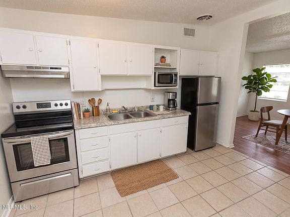 3rd image of 5601 PANSY Lane