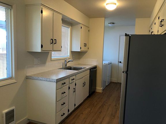 4th image of 3307 E 17th St