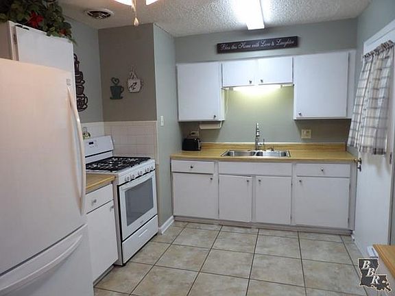 3rd image of 221 Kellie Dr