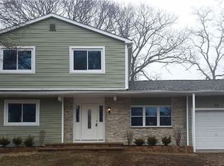 99 Flaxwood Dr, Holbrook, NY 11741
