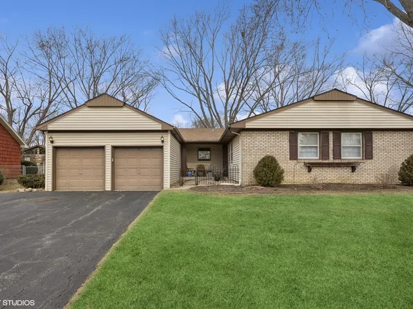 821 Dorncliff Ln, Buffalo Grove, IL 60089