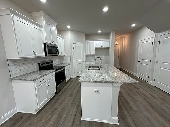 4th image of 647 Caroline Court #6A