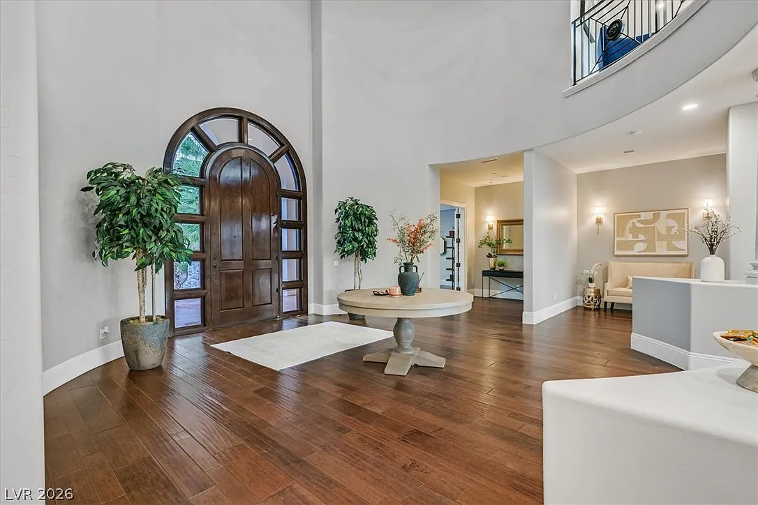 9 bed, 15.0 bath, 18059 sqft, $19,800 — Photo 3