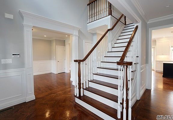 3rd image of 26 Dennis St