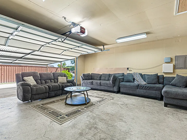 2916 Duchess Trl — Photo 27